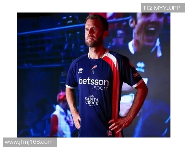 足球明星在蓝色背景下闪耀出场展现无与伦比的风采与激情 足球明星在蓝色背景下闪耀出场展现无与伦比的风采与激情