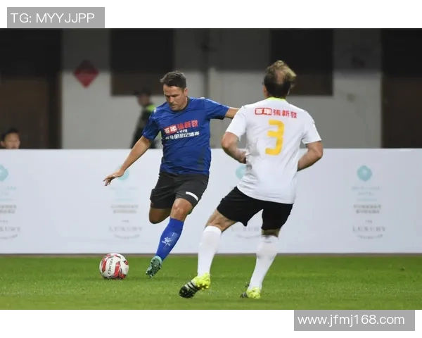 足球明星的爱情故事与浪漫瞬间回顾与分析