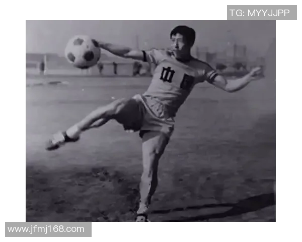 足球明星的18岁青春岁月与梦想追逐的辉煌瞬间