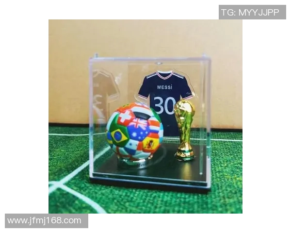 足球明星挂件C罗闪耀登场球迷必备的时尚潮流单品