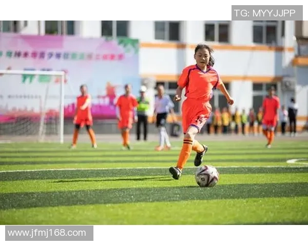 足球明星与彩虹交汇的奇妙瞬间展现多元文化之美 足球明星与彩虹交汇的奇妙瞬间展现多元文化之美